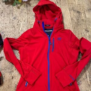 Abercrombie & Fitch Vibrant Red Jacket with Blue Accents, size Md,         D